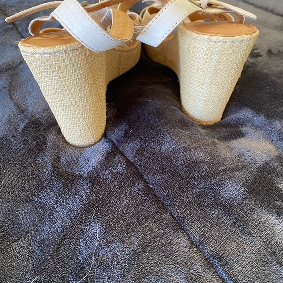 Born Women's Ivory Flower Leather Wedge Ankle Strap Woman Sz. 11 Barbiecore EUC - Picture 8 of 9